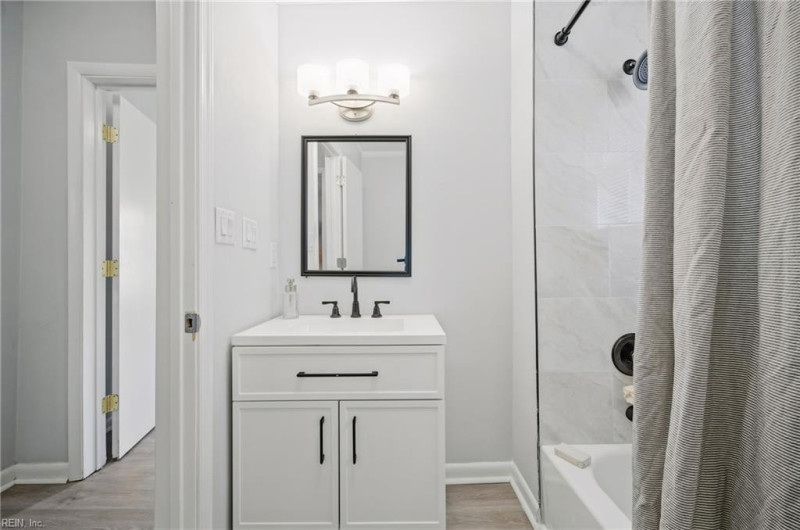 Photo 8 of 19 residential for sale in Suffolk virginia