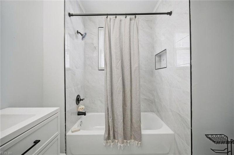 Photo 9 of 19 residential for sale in Suffolk virginia