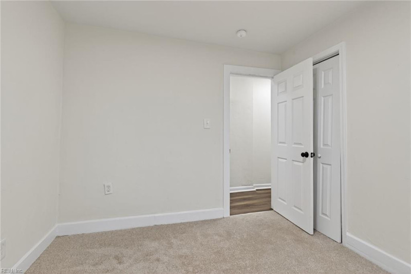 Photo 16 of 23 residential for sale in Portsmouth virginia