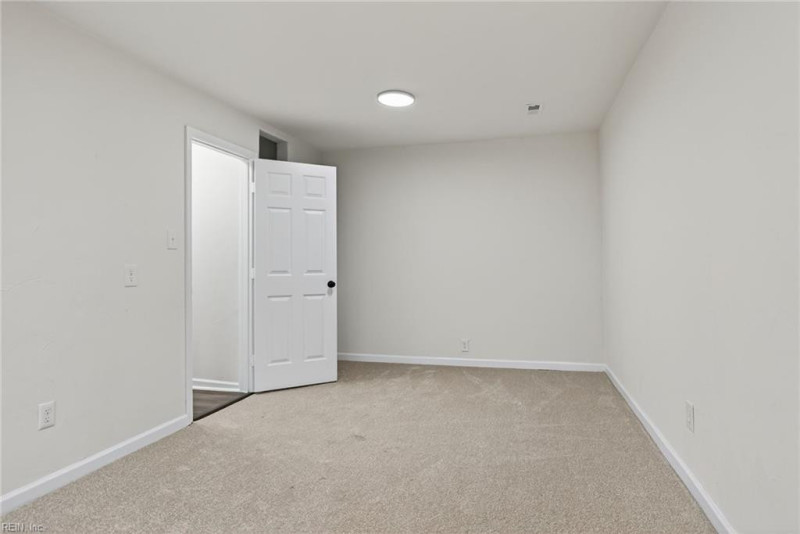 Photo 19 of 23 residential for sale in Portsmouth virginia