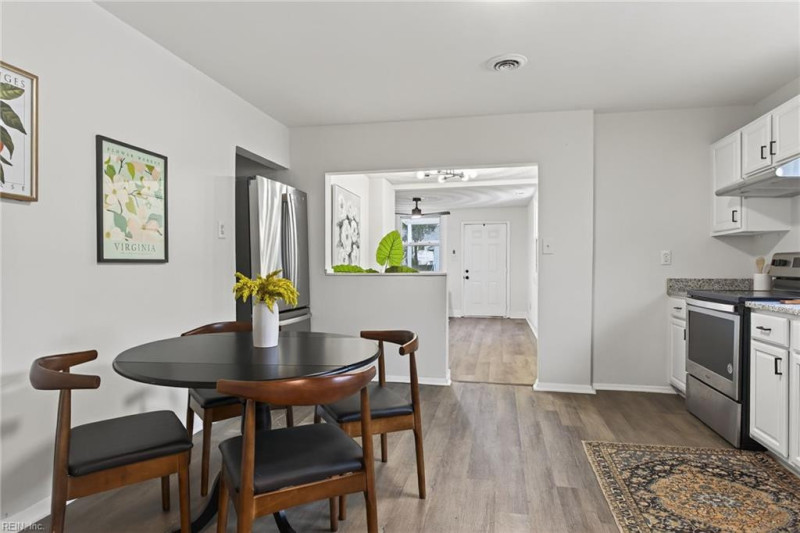 Photo 4 of 23 residential for sale in Portsmouth virginia