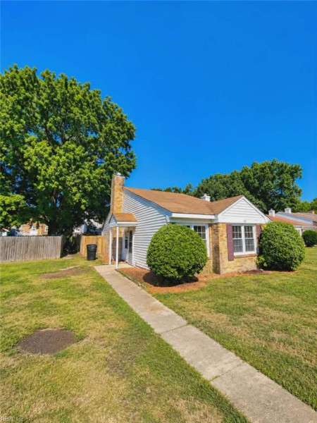 Photo 3 of 21 residential for sale in Virginia Beach virginia