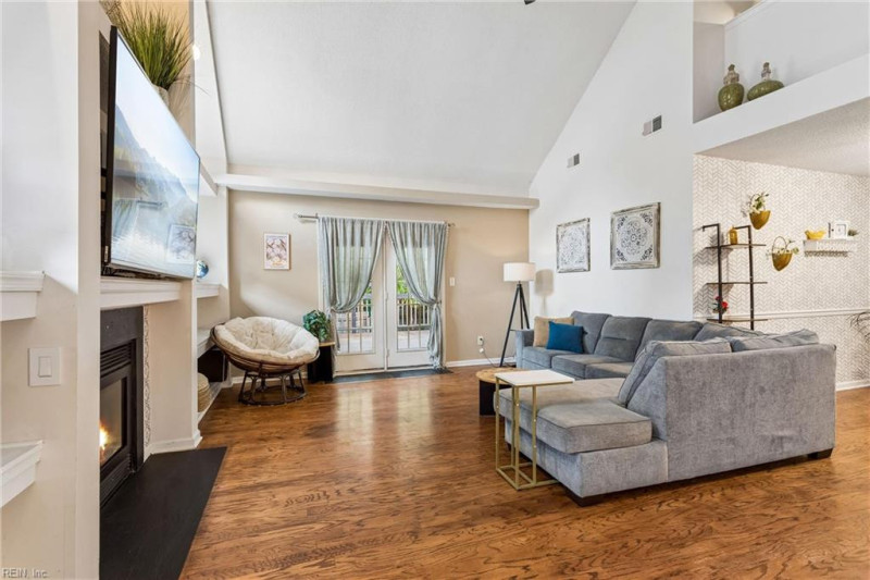 Photo 10 of 42 residential for sale in Newport News virginia