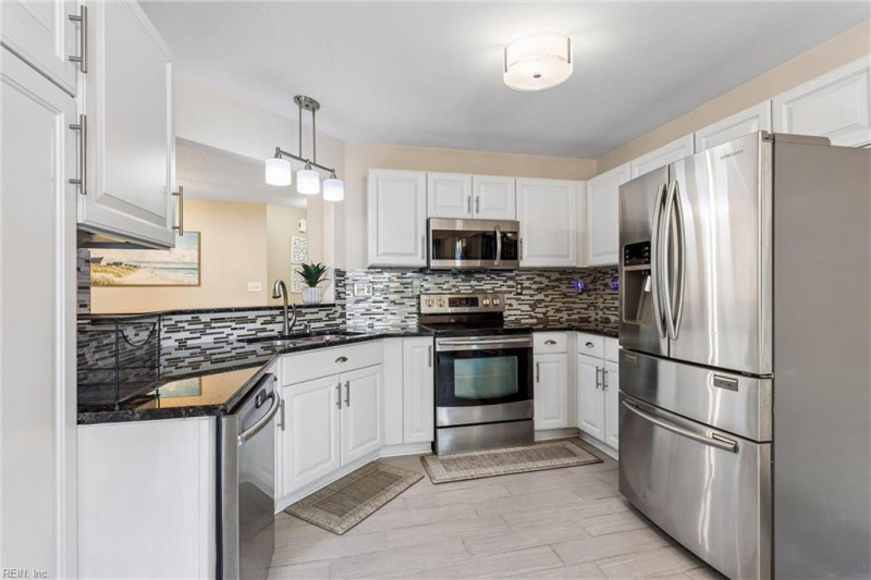 Photo 4 of 42 residential for sale in Newport News virginia