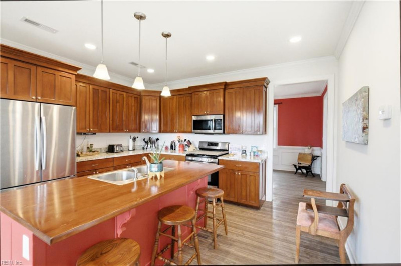 Photo 10 of 44 residential for sale in Chesapeake virginia