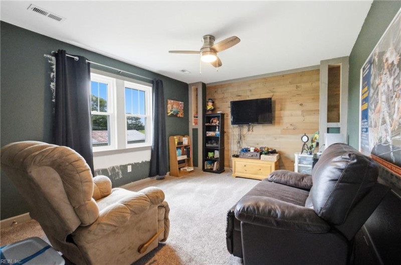 Photo 34 of 44 residential for sale in Chesapeake virginia