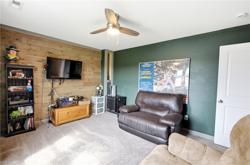 Photo 35 of 44 residential for sale in Chesapeake virginia