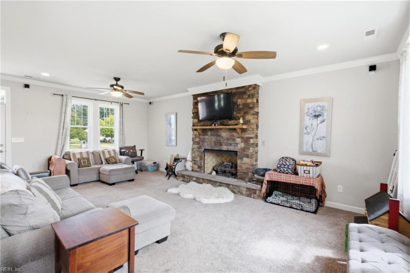 Photo 7 of 44 residential for sale in Chesapeake virginia