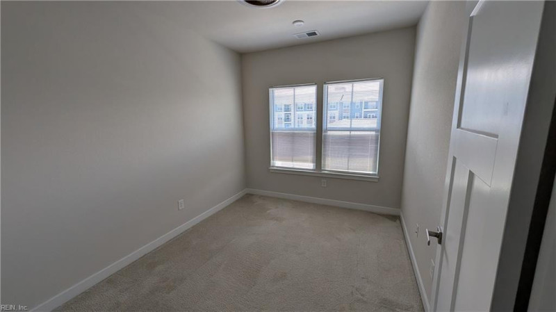 Photo 15 of 19 residential for sale in Suffolk virginia