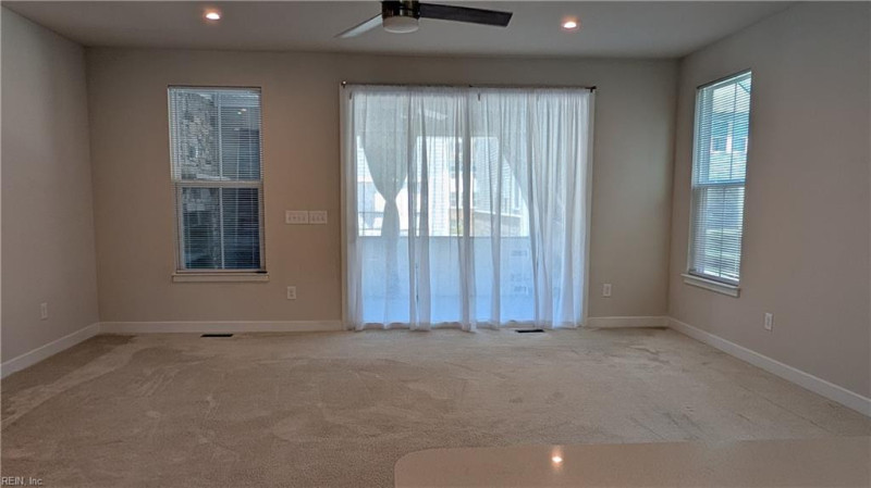 Photo 5 of 19 residential for sale in Suffolk virginia
