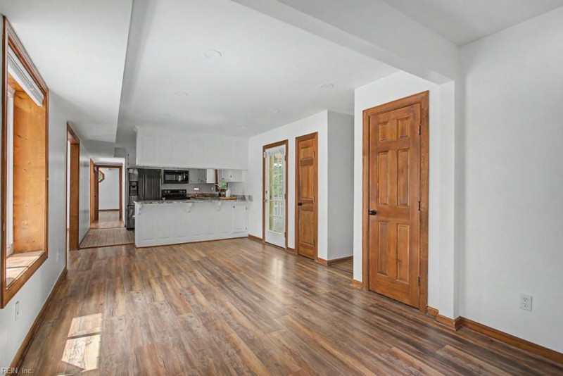 Photo 15 of 35 residential for sale in Gloucester County virginia