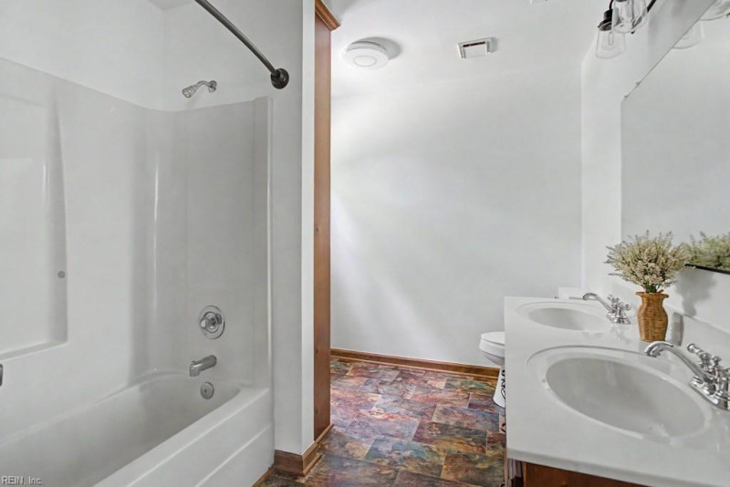Photo 19 of 35 residential for sale in Gloucester County virginia