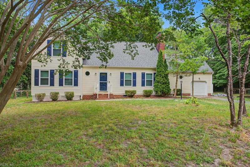 Photo 2 of 35 residential for sale in Gloucester County virginia