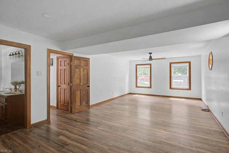 Photo 20 of 35 residential for sale in Gloucester County virginia