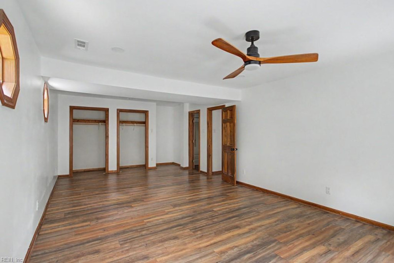 Photo 21 of 35 residential for sale in Gloucester County virginia