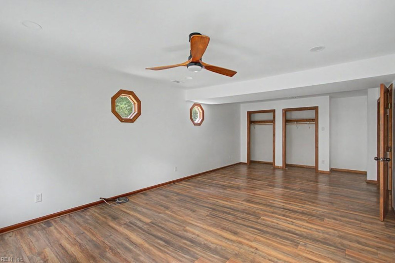 Photo 22 of 35 residential for sale in Gloucester County virginia