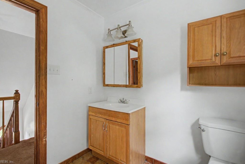 Photo 25 of 35 residential for sale in Gloucester County virginia