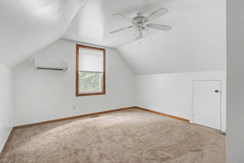 Photo 26 of 35 residential for sale in Gloucester County virginia