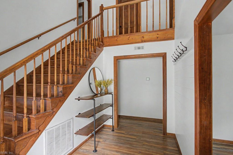 Photo 4 of 35 residential for sale in Gloucester County virginia