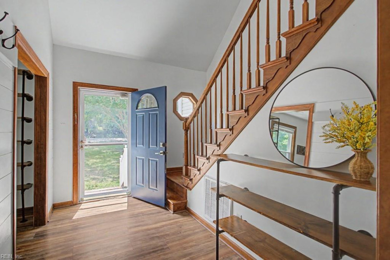 Photo 5 of 35 residential for sale in Gloucester County virginia