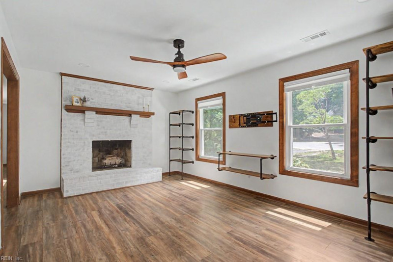 Photo 9 of 35 residential for sale in Gloucester County virginia