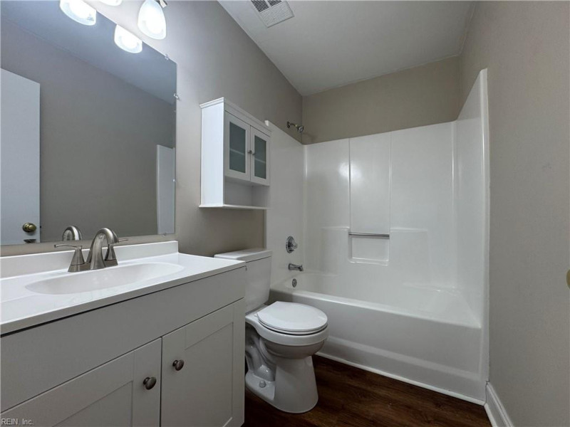 Photo 4 of 9 residential for sale in Virginia Beach virginia