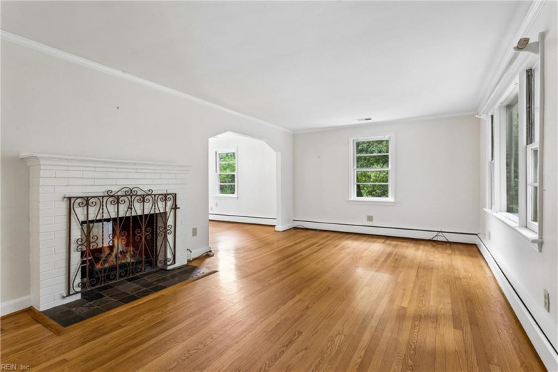 Photo 13 of 49 residential for sale in Virginia Beach virginia