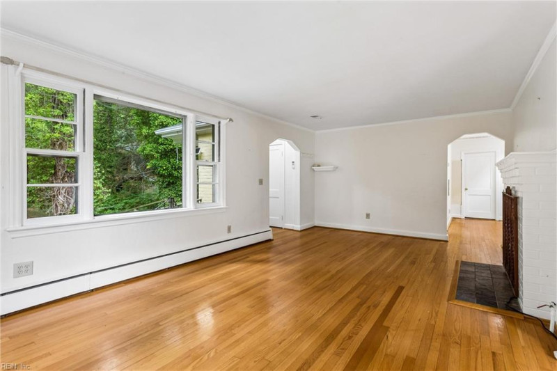 Photo 15 of 49 residential for sale in Virginia Beach virginia