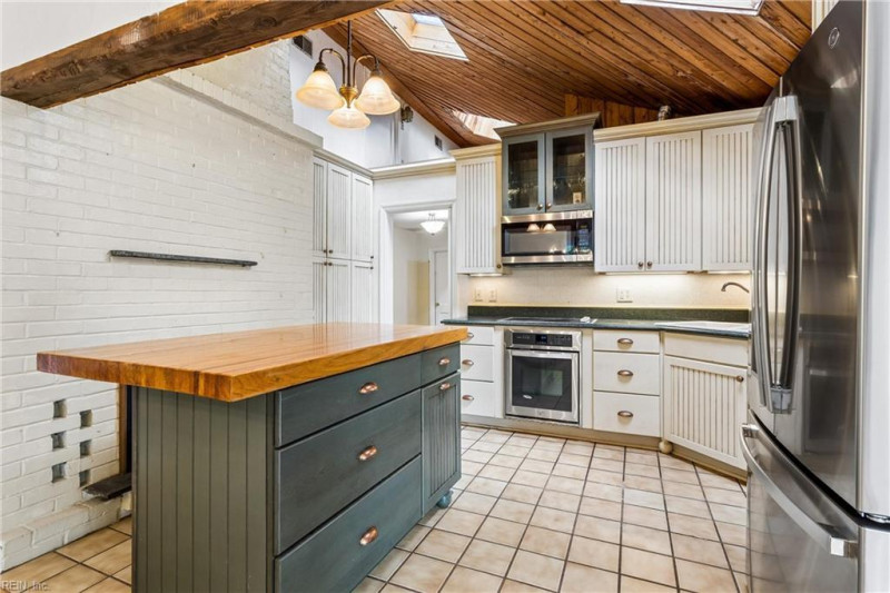 Photo 19 of 49 residential for sale in Virginia Beach virginia