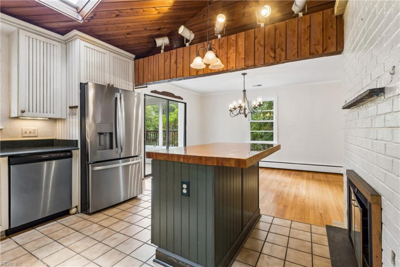 Photo 21 of 49 residential for sale in Virginia Beach virginia