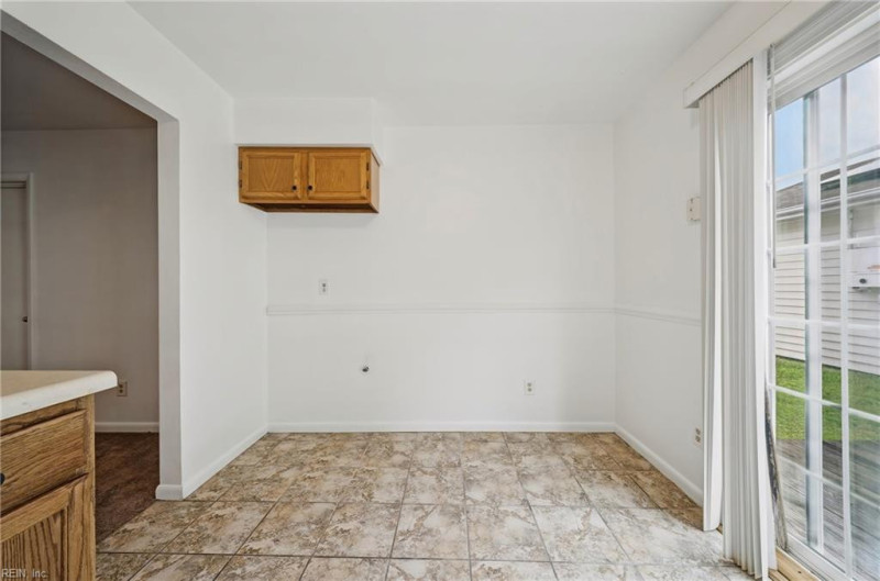 Photo 11 of 27 residential for sale in Virginia Beach virginia