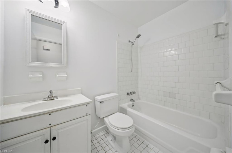 Photo 14 of 27 residential for sale in Virginia Beach virginia