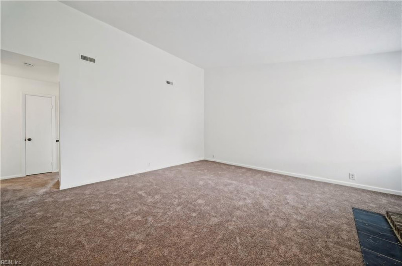 Photo 4 of 27 residential for sale in Virginia Beach virginia