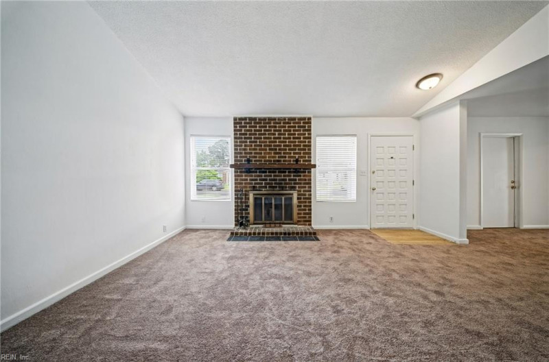 Photo 5 of 27 residential for sale in Virginia Beach virginia
