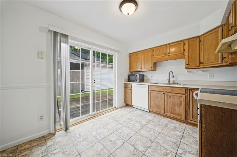 Photo 9 of 27 residential for sale in Virginia Beach virginia
