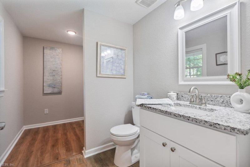 Photo 13 of 49 residential for sale in Chesapeake virginia