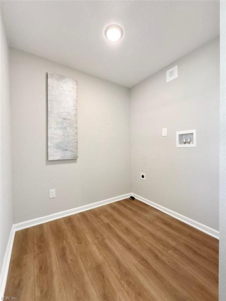 Photo 14 of 49 residential for sale in Chesapeake virginia