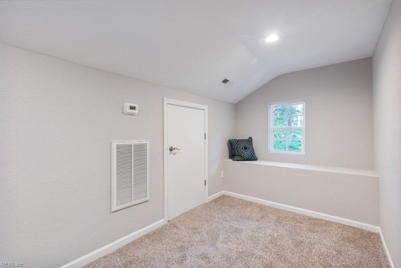 Photo 20 of 49 residential for sale in Chesapeake virginia