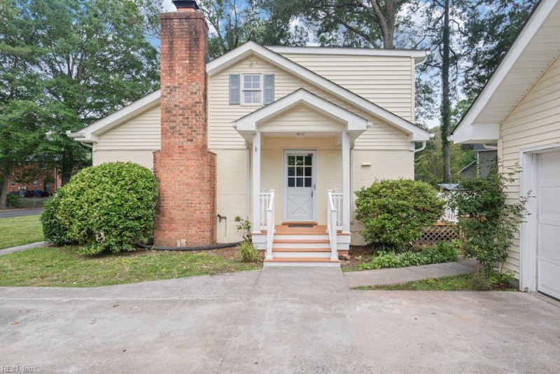 Photo 4 of 49 residential for sale in Chesapeake virginia