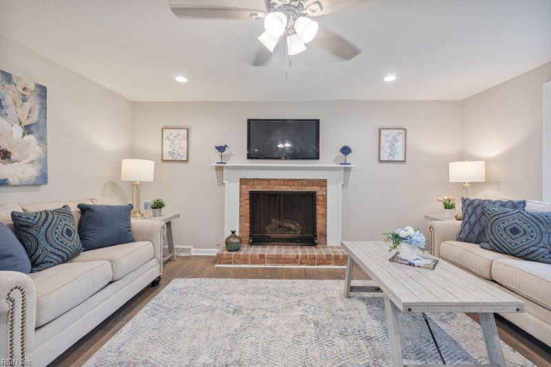 Photo 7 of 49 residential for sale in Chesapeake virginia