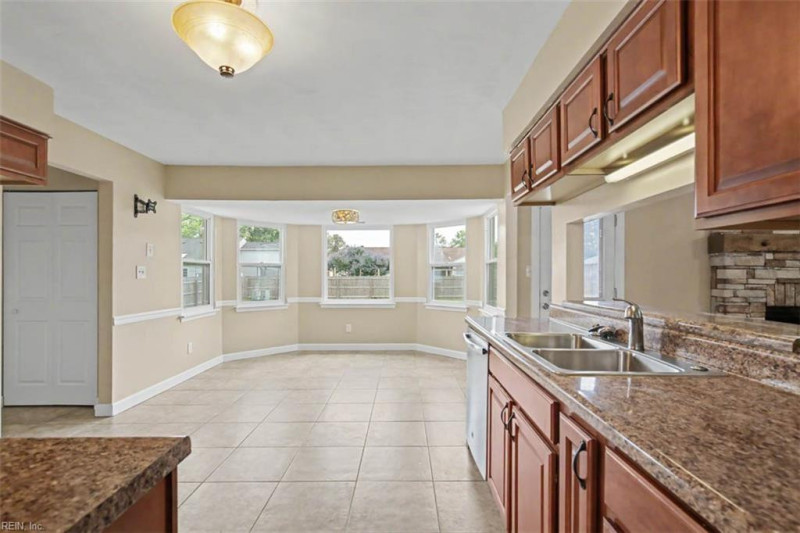 Photo 14 of 40 residential for sale in Chesapeake virginia Photo 14 of 40 residential for sale in Chesapeake virginia
