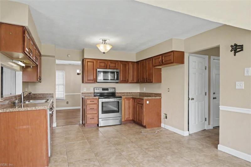 Photo 16 of 40 residential for sale in Chesapeake virginia Photo 16 of 40 residential for sale in Chesapeake virginia