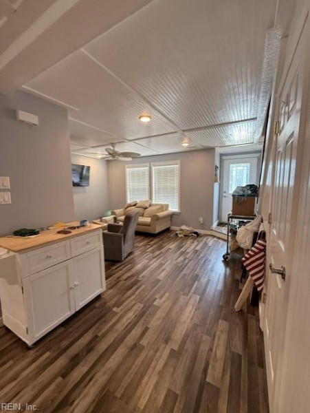 Photo 12 of 14 residential for sale in Virginia Beach virginia