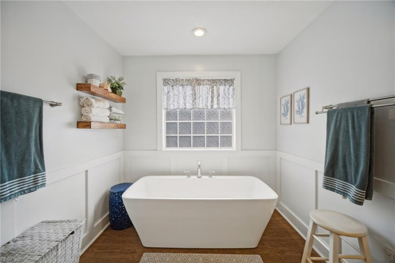 Photo 9 of 21 residential for sale in Chesapeake virginia