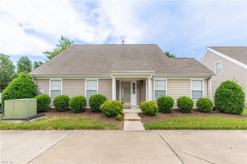 Photo 1 of 46 residential for sale in Suffolk virginia