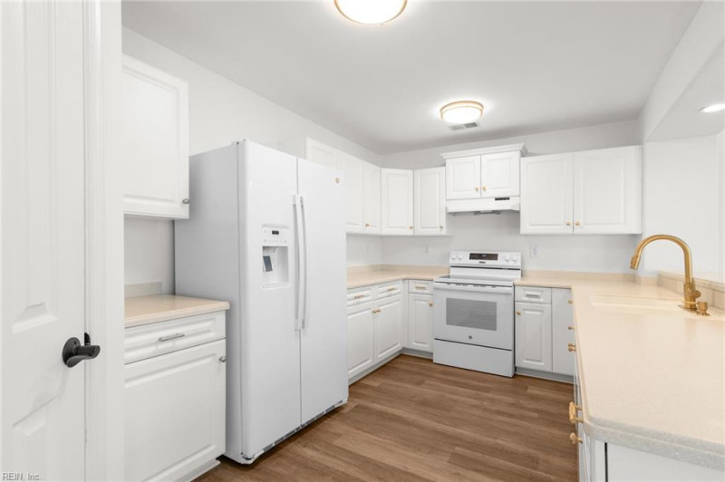 Photo 14 of 46 residential for sale in Suffolk virginia