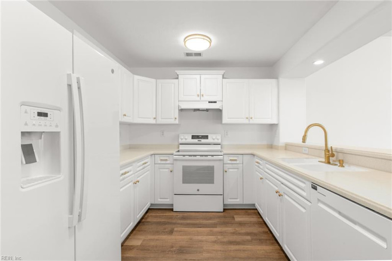 Photo 15 of 46 residential for sale in Suffolk virginia