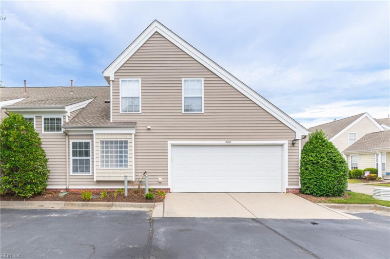 Photo 5 of 46 residential for sale in Suffolk virginia