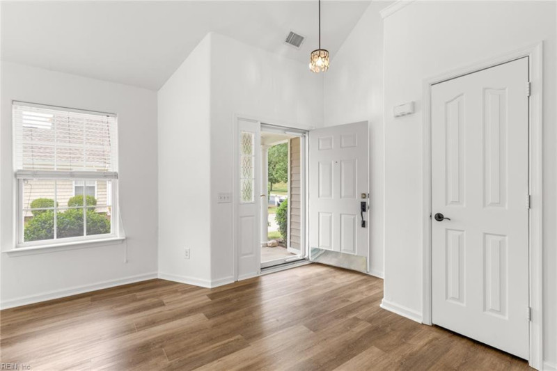 Photo 7 of 46 residential for sale in Suffolk virginia