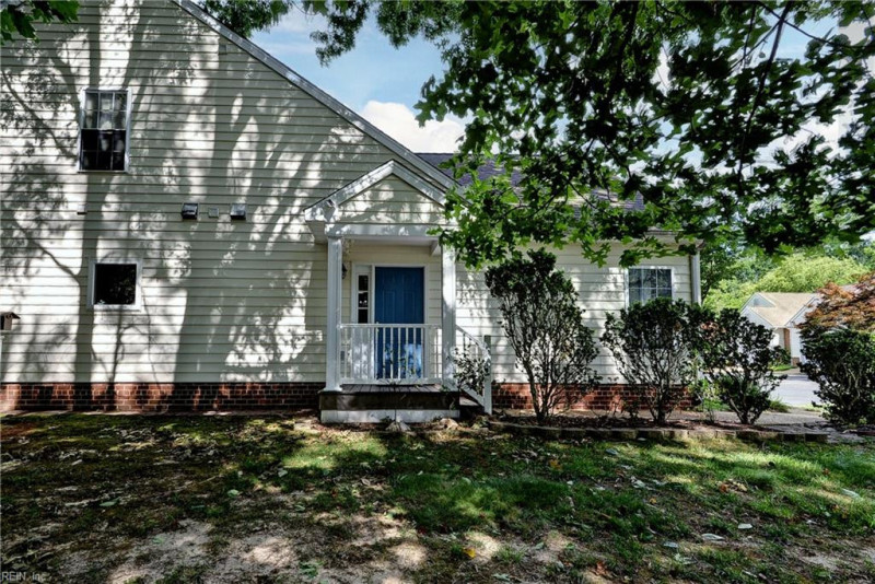 Photo 2 of 32 residential for sale in Williamsburg virginia
